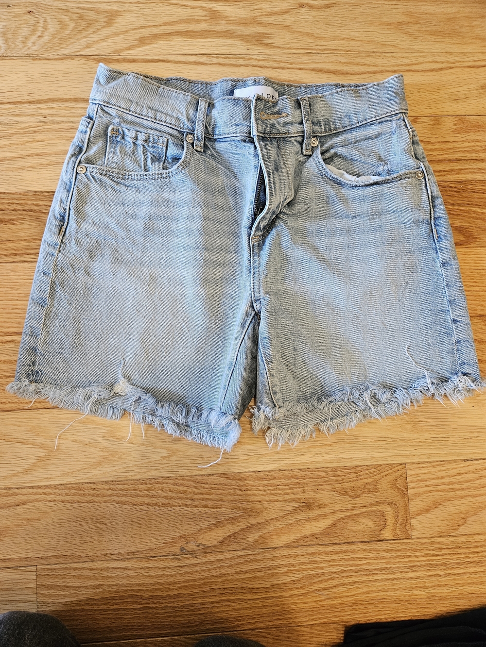 LOFT Light Wash Frayed Hem Women’s Denim Shorts